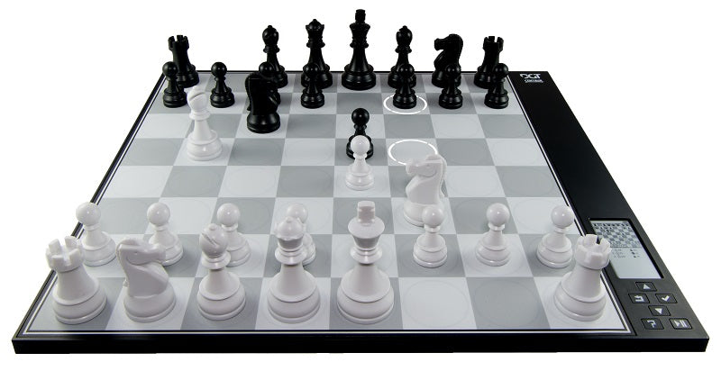 DGT Centaur Schachcomputer - Intelligentes Spielgefühl für jedes Niveau